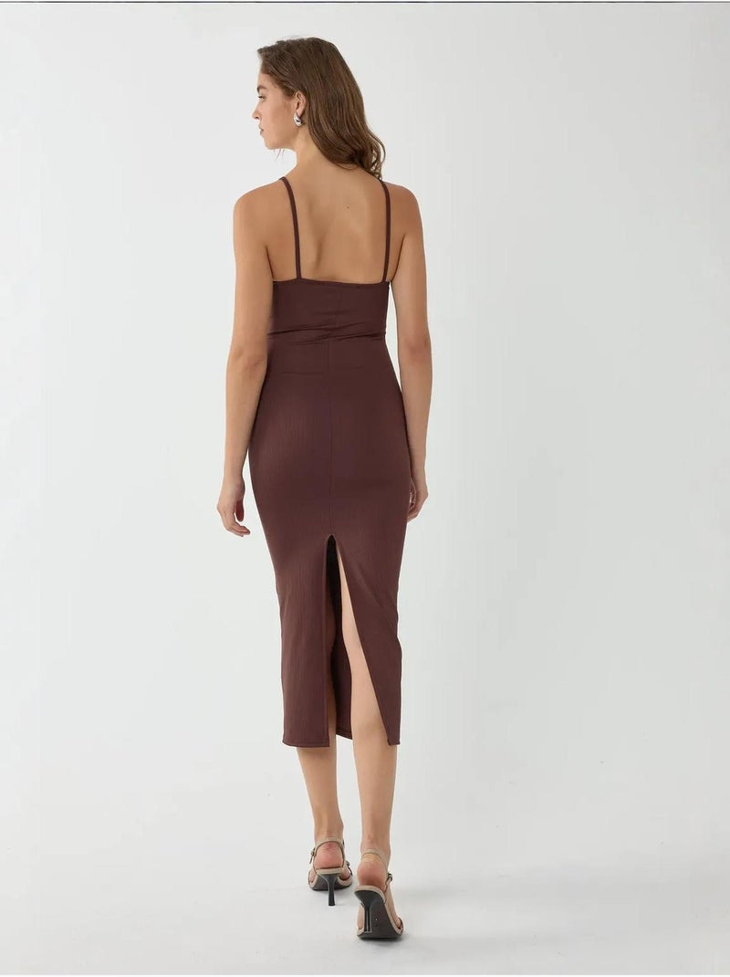 Abito midi aderente con scollo a V e spalline sottili Marrone - Kiabi