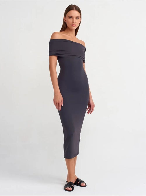 Abito midi aderente con scollo bardot dilvin - Kiabi Abito midi aderente con scollo bardot dilvin - Kiabi