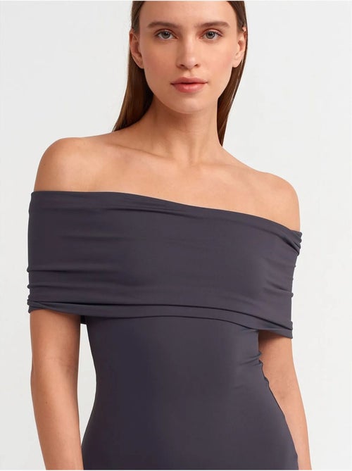 Abito midi aderente con scollo bardot dilvin - Kiabi Abito midi aderente con scollo bardot dilvin - Kiabi