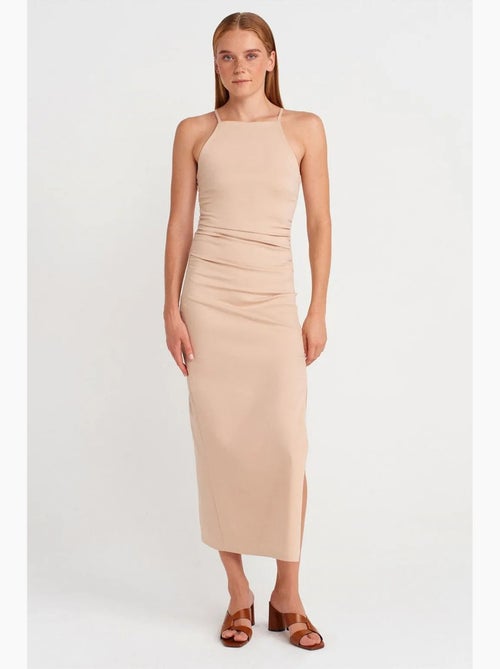 Abito midi aderente con scollo halter e spacco dilvin - Kiabi Abito midi aderente con scollo halter e spacco dilvin - Kiabi