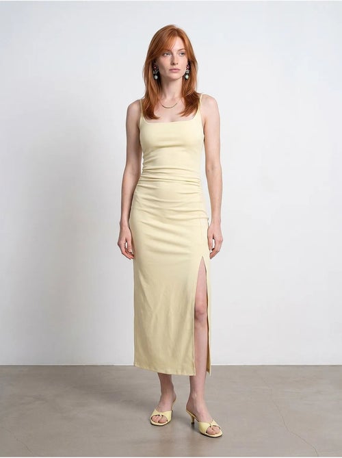 Abito midi aderente da donna senza maniche dilvin - Kiabi Abito midi aderente da donna senza maniche dilvin - Kiabi