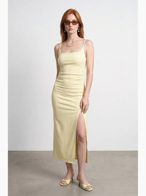 Abito midi aderente da donna senza maniche dilvin - Kiabi Abito midi aderente da donna senza maniche dilvin - Kiabi