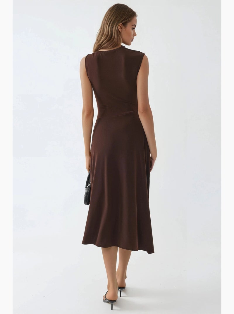 Abito midi asimmetrico con dettaglio accessorio busem Marrone scuro - Kiabi