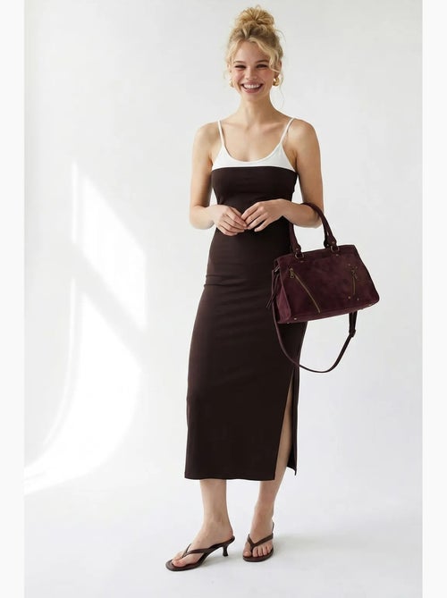 Abito midi bodycon senza maniche con spacco mixray - Kiabi Abito midi bodycon senza maniche con spacco mixray - Kiabi