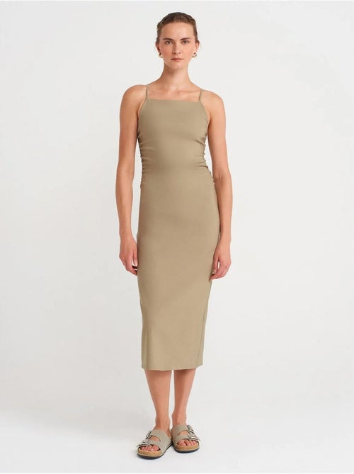 Abito midi bodycon senza maniche dilvin - Kiabi Abito midi bodycon senza maniche dilvin - Kiabi