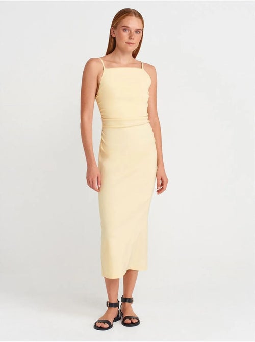 Abito midi bodycon senza maniche dilvin - Kiabi Abito midi bodycon senza maniche dilvin - Kiabi