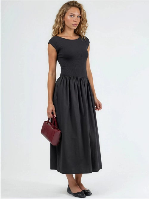 Abito midi casual con scollo rotondo busem - Kiabi Abito midi casual con scollo rotondo busem - Kiabi