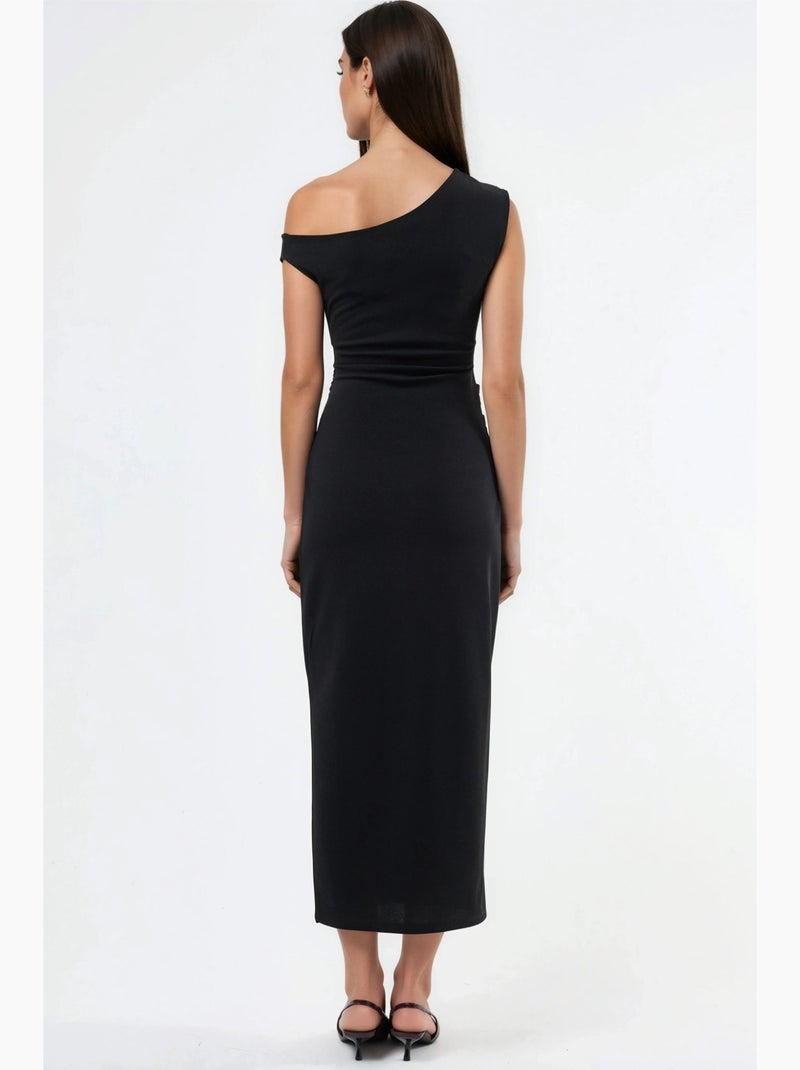 Abito midi con collo asimmetrico e dettagli accessorio busem Nero - Kiabi