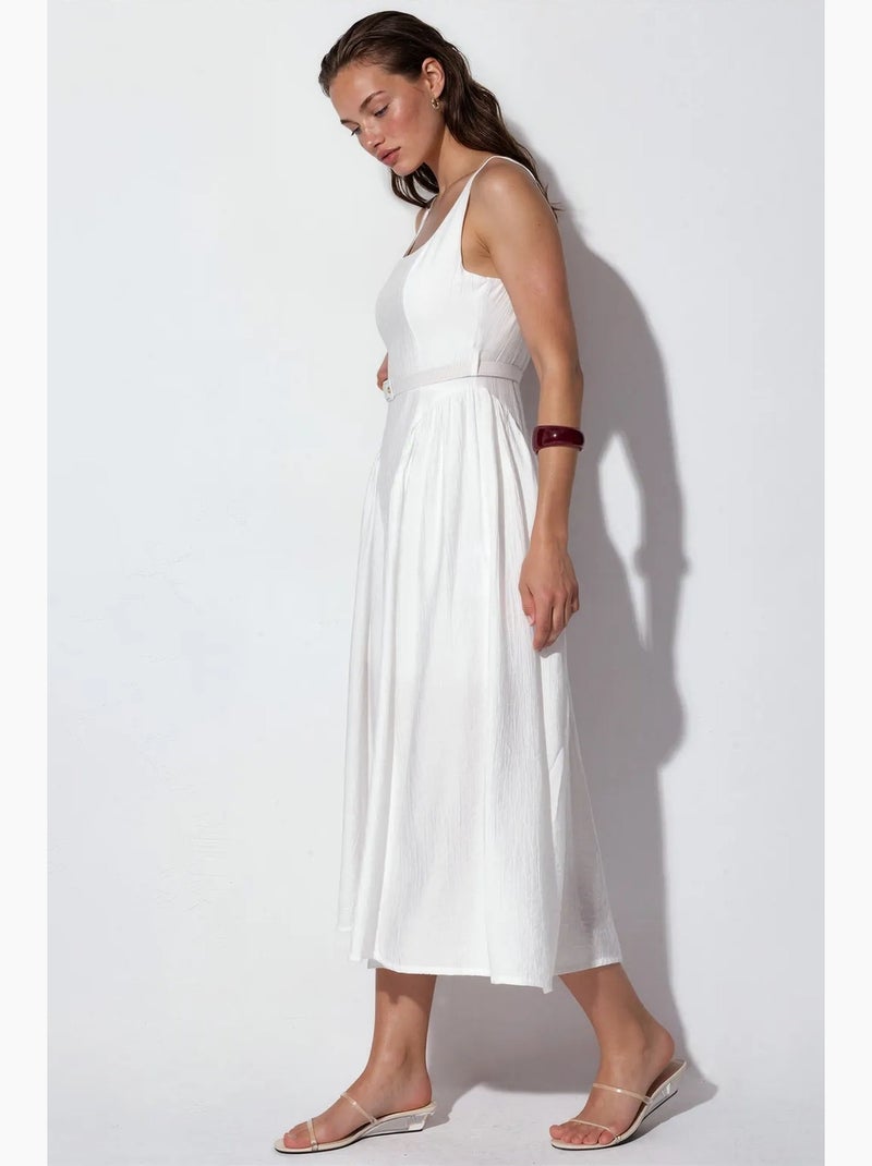 Abito midi con collo quadrato e cintura busem Bianco - Kiabi