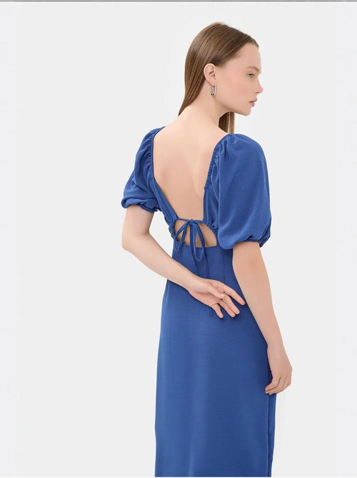 Abito midi con scollo a cuore e spacco laterale hiccup - Kiabi Abito midi con scollo a cuore e spacco laterale hiccup - Kiabi