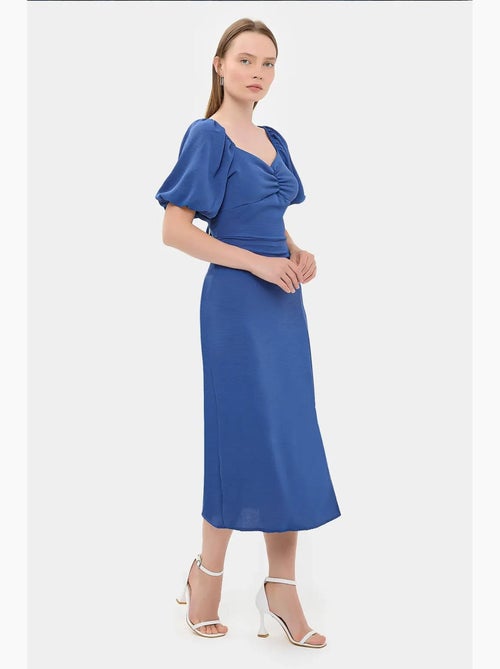 Abito midi con scollo a cuore e spacco laterale hiccup - Kiabi Abito midi con scollo a cuore e spacco laterale hiccup - Kiabi