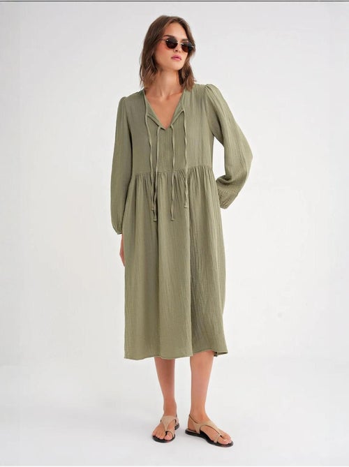 Abito midi con scollo a v e chiusura con laccetto mixray - Kiabi