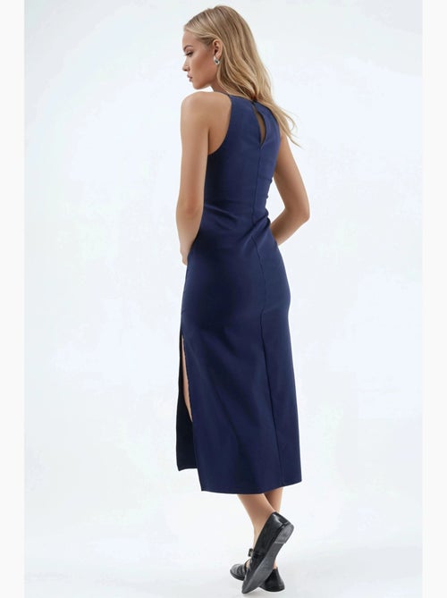 Abito midi con scollo all’americana e spacco hiccup - Kiabi Abito midi con scollo all’americana e spacco hiccup - Kiabi