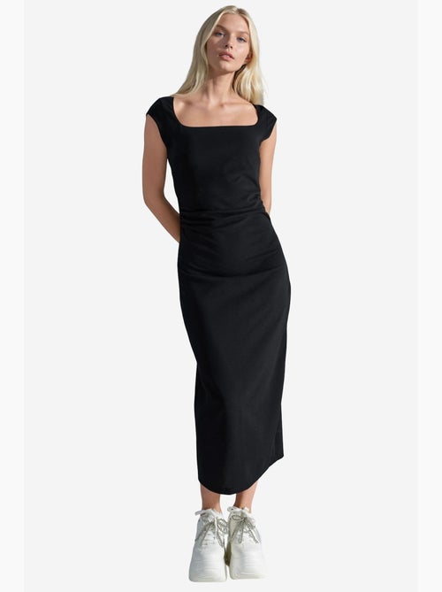 Abito midi con scollo quadrato e dettaglio con spacco busem - Kiabi Abito midi con scollo quadrato e dettaglio con spacco busem - Kiabi