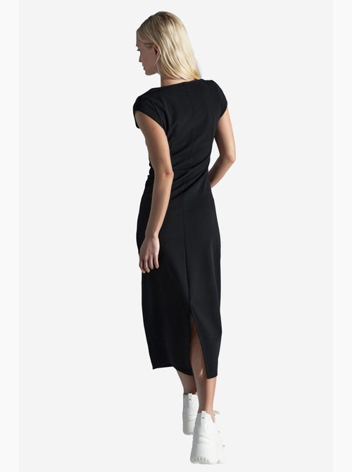 Abito midi con scollo quadrato e dettaglio con spacco busem - Kiabi Abito midi con scollo quadrato e dettaglio con spacco busem - Kiabi