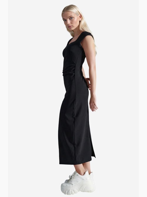 Abito midi con scollo quadrato e dettaglio con spacco busem - Kiabi Abito midi con scollo quadrato e dettaglio con spacco busem - Kiabi