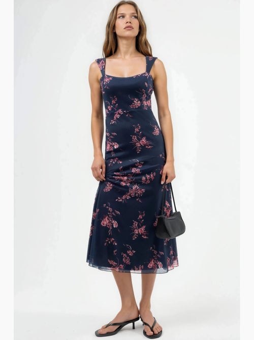 Abito midi floreale con colletto a cuore hiccup - Kiabi Abito midi floreale con colletto a cuore hiccup - Kiabi