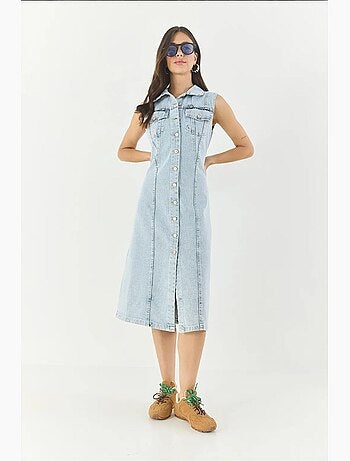 Abito midi in denim aderente con chiusura a bottoni lucci