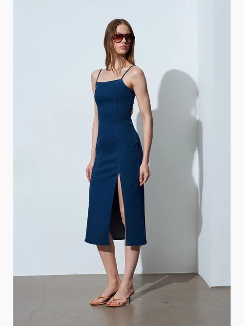 Abito midi in denim aderente senza maniche dilvin - Kiabi Abito midi in denim aderente senza maniche dilvin - Kiabi