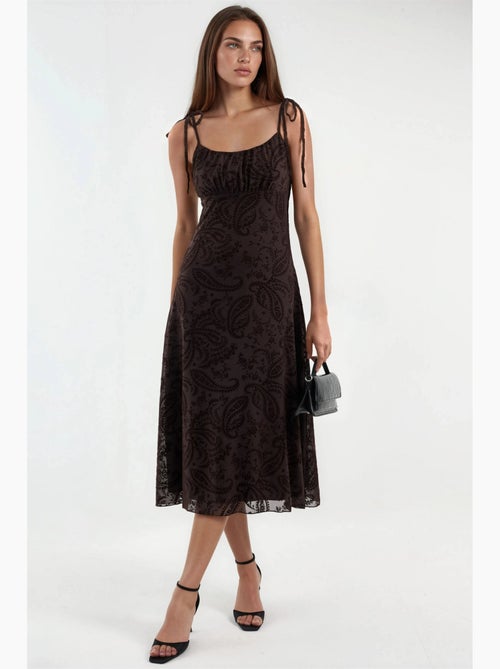 Abito midi in tulle a linea a floreale hiccup - Kiabi Abito midi in tulle a linea a floreale hiccup - Kiabi