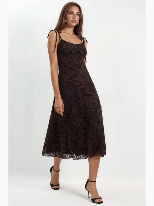 Abito midi in tulle a linea a floreale hiccup - Kiabi Abito midi in tulle a linea a floreale hiccup - Kiabi