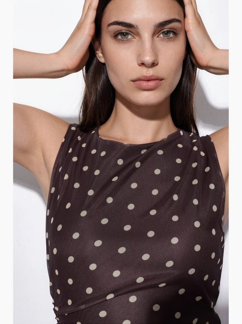 Abito midi in tulle a pois con girocollo hiccup - Kiabi Abito midi in tulle a pois con girocollo hiccup - Kiabi