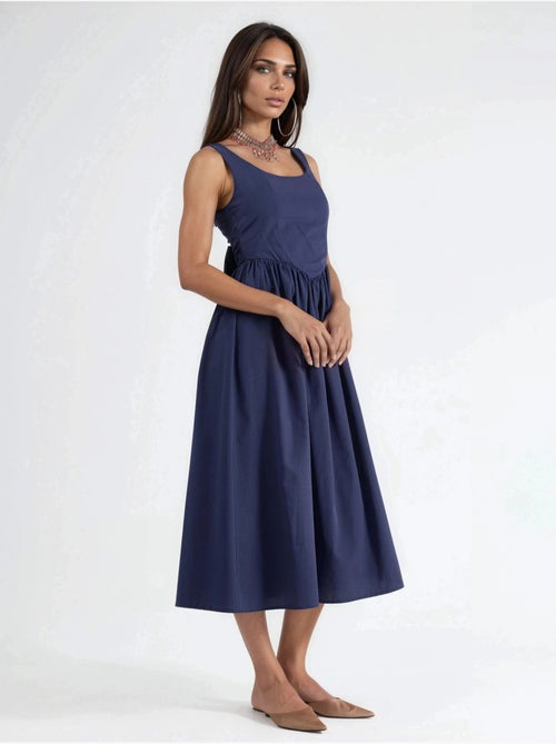 Abito midi senza maniche con scollo arrotondato busem - Kiabi Abito midi senza maniche con scollo arrotondato busem - Kiabi