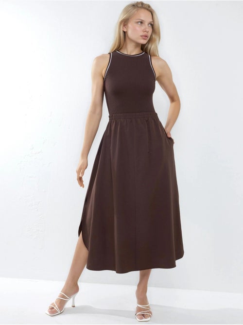 Abito midi senza maniche con scollo rotondo busem - Kiabi Abito midi senza maniche con scollo rotondo busem - Kiabi