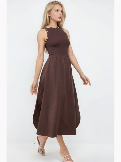 Abito midi senza maniche con scollo rotondo busem - Kiabi Abito midi senza maniche con scollo rotondo busem - Kiabi