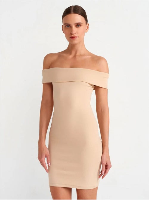 Abito mini aderente con scollo off-shoulder dilvin - Kiabi Abito mini aderente con scollo off-shoulder dilvin - Kiabi