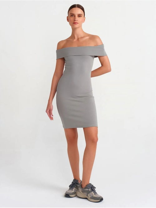 Abito mini aderente con scollo off-shoulder dilvin - Kiabi Abito mini aderente con scollo off-shoulder dilvin - Kiabi