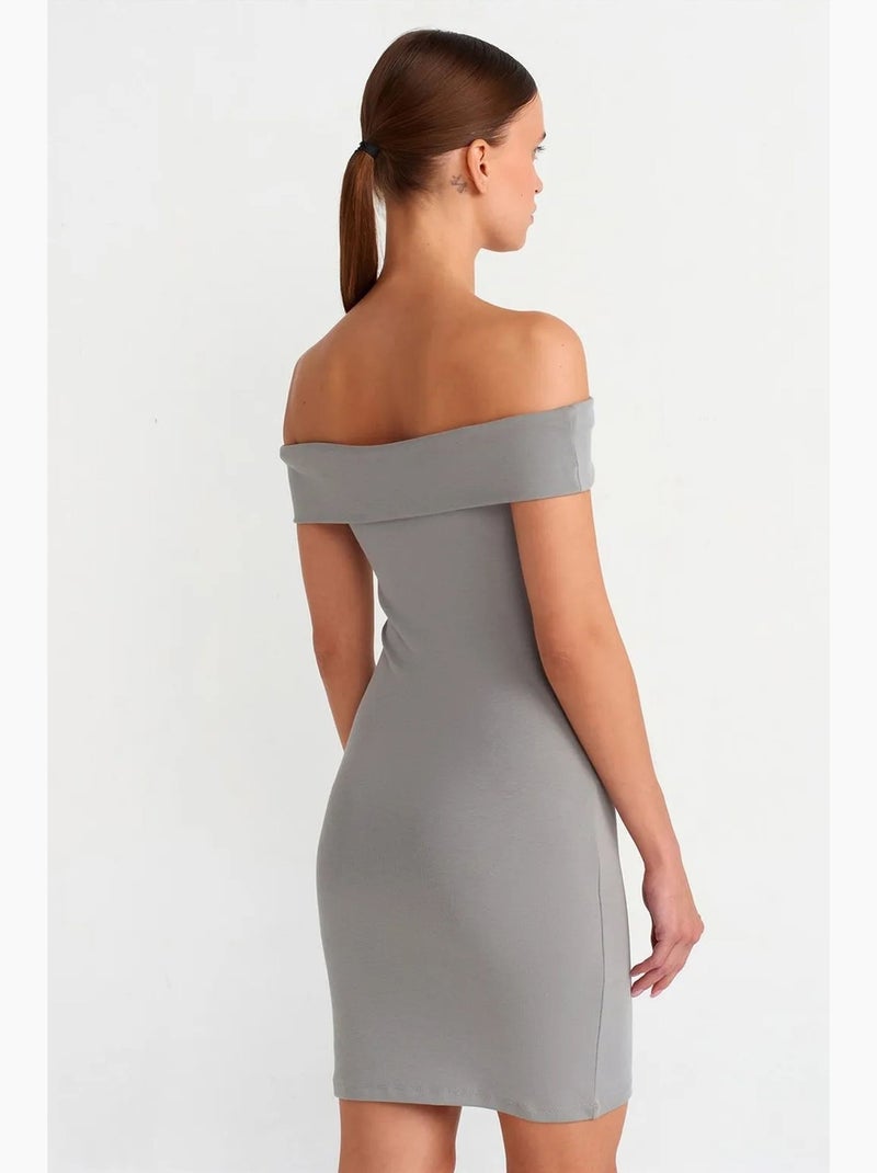 Abito mini aderente con scollo off-shoulder dilvin Grigio - Kiabi