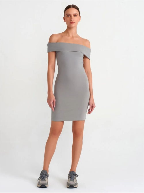 Abito mini aderente con scollo off-shoulder dilvin - Kiabi Abito mini aderente con scollo off-shoulder dilvin - Kiabi