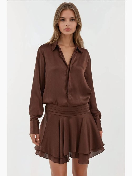 Abito mini con ruches e drappeggio, maniche lunghe e colletto a camicia hiccup - Kiabi Abito mini con ruches e drappeggio, maniche lunghe e colletto a camicia hiccup - Kiabi