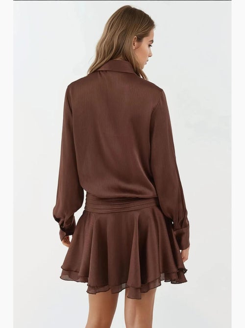 Abito mini con ruches e drappeggio, maniche lunghe e colletto a camicia hiccup - Kiabi Abito mini con ruches e drappeggio, maniche lunghe e colletto a camicia hiccup - Kiabi