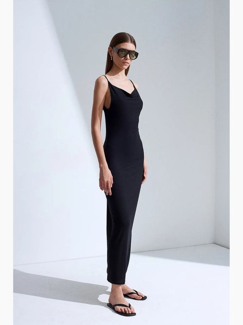 Abito sottoveste midi senza maniche dilvin - Kiabi Abito sottoveste midi senza maniche dilvin - Kiabi