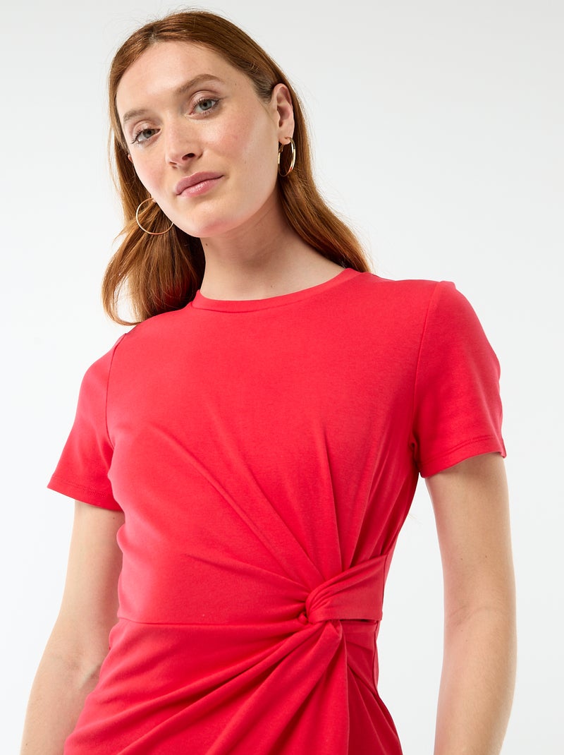 Abito T-shirt corto con nodo decorativo Rosso - Kiabi