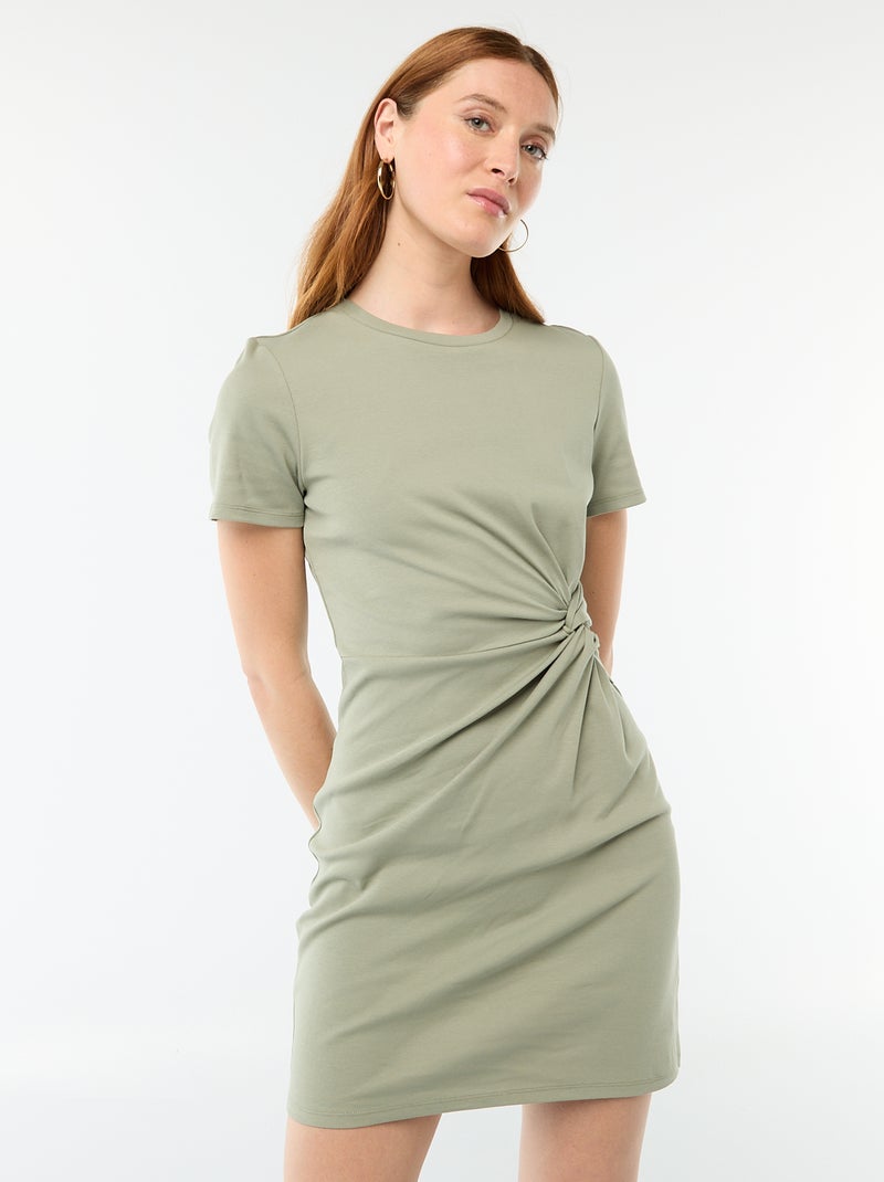 Abito T-shirt corto con nodo decorativo Verde - Kiabi