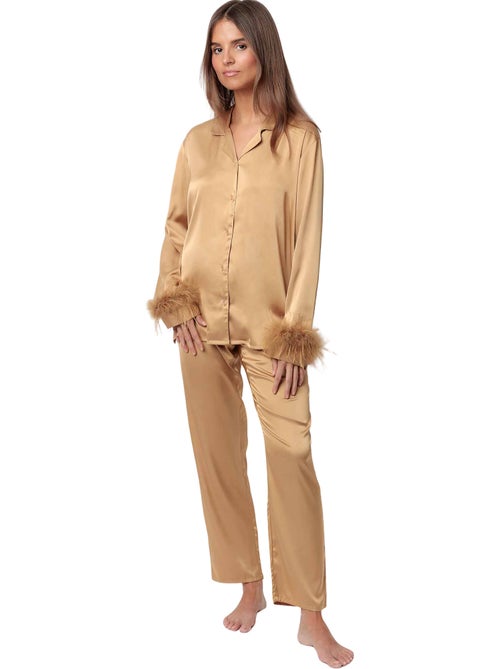 ADMAS LUXURY Pigiama aperto a maniche lunghe Marabu Luxe da donna con piume - Kiabi ADMAS LUXURY Pigiama aperto a maniche lunghe Marabu Luxe da donna con piume - Kiabi