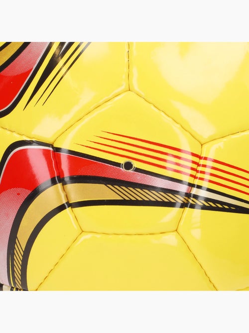 Aktive pallone da calcio in pelle sintetica taglia 5 con cuciture rinforzate - Kiabi Aktive pallone da calcio in pelle sintetica taglia 5 con cuciture rinforzate - Kiabi
