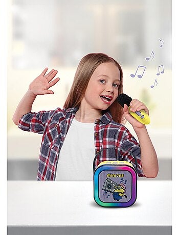 Altoparlante karaoke portatile minions con un microfono wireless