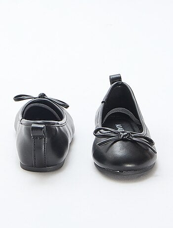 Ballerine in similpelle con cinturino