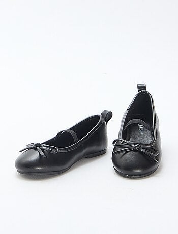 Ballerine in similpelle con cinturino