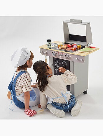 Barbecue giocattolo portatile in legno con lavagna e 9 accessori woomax