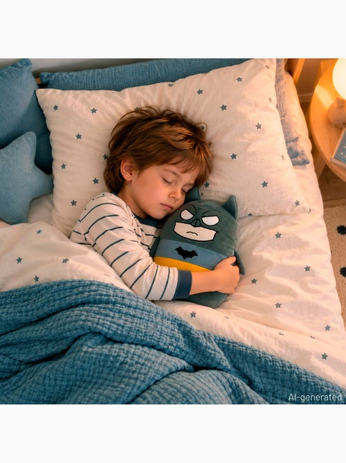 Batman cuscino di peluche di 22 cm, adatto a bambini dai 3 anni in su - Kiabi Batman cuscino di peluche di 22 cm, adatto a bambini dai 3 anni in su - Kiabi