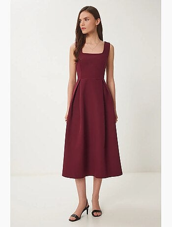 Bellissimo abito midi a trapezio con scollo quadrato e chiusura con cerniera istanbul