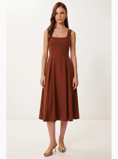 Bellissimo abito midi a trapezio con scollo quadrato e chiusura con cerniera istanbul - Kiabi Bellissimo abito midi a trapezio con scollo quadrato e chiusura con cerniera istanbul - Kiabi