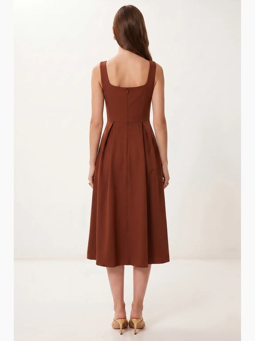 Bellissimo abito midi a trapezio con scollo quadrato e chiusura con cerniera istanbul - Kiabi Bellissimo abito midi a trapezio con scollo quadrato e chiusura con cerniera istanbul - Kiabi