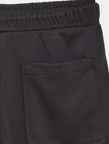 Bermuda sportivi leggeri con tasche