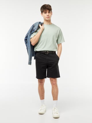 Bermuda taglio chino con risvolti sul fondo